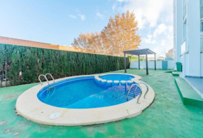 Vistas Despejadas a Pasos de la Playa, Piscina, 3bed